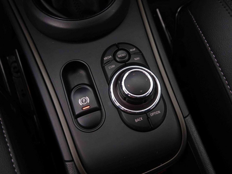 Photo 16 de l'offre de Mini Countryman SE 1.5 PHEV Steptronic AWD Business Edition+Leather+LED+Navi à 28398€ chez Carlyss automobiles Vitré