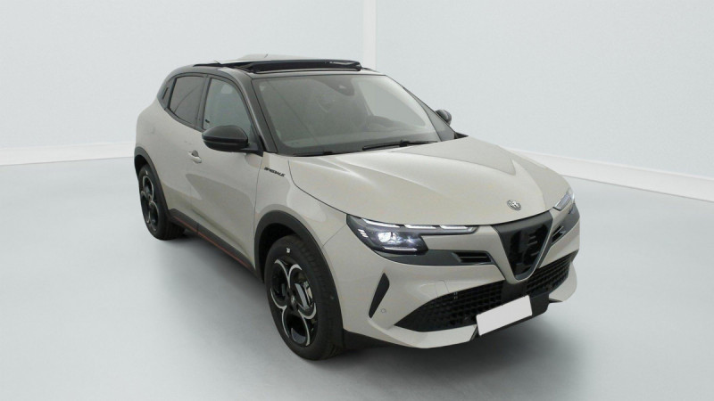 Alfa Romeo Junior 1.2 Ibrida 145 ch eDCT6 Speciale Hybride Beige Occasion à vendre