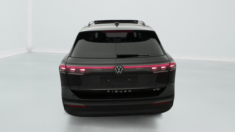 Photo 6 de l'offre de VOLKSWAGEN TIGUAN NOUVEAU 1.5 eTSI 150CV DSG7 LIFE PLUS à 40498€ chez Carlyss automobiles Vitré