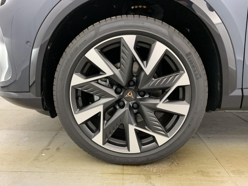 Photo 21 de l'offre de Cupra FORMENTOR NOUVEAU 1.5 ETSI HYBRID 150 CH DSG7 V à 34598€ chez Carlyss automobiles Vitré