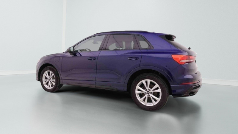 Photo 2 de l'offre de AUDI Q3 45 TFSie PHEV S-Line à 37142€ chez Carlyss automobiles Vitré