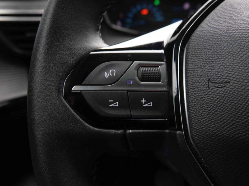 Photo 19 de l'offre de Peugeot E-208 50 kWh 136 Allure à 21701€ chez Carlyss automobiles Vitré