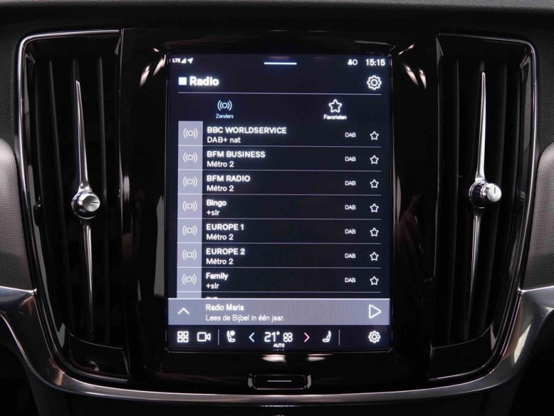 Photo 13 de l'offre de VOLVO V90 2.0 T6 PHEV 350 AWD 18gr Inscription à 37203€ chez Carlyss automobiles Vitré