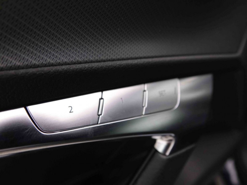 Photo 20 de l'offre de AUDI A6 50 TFSI-e PHEV 299 Quattro Design à 38071€ chez Carlyss automobiles Vitré