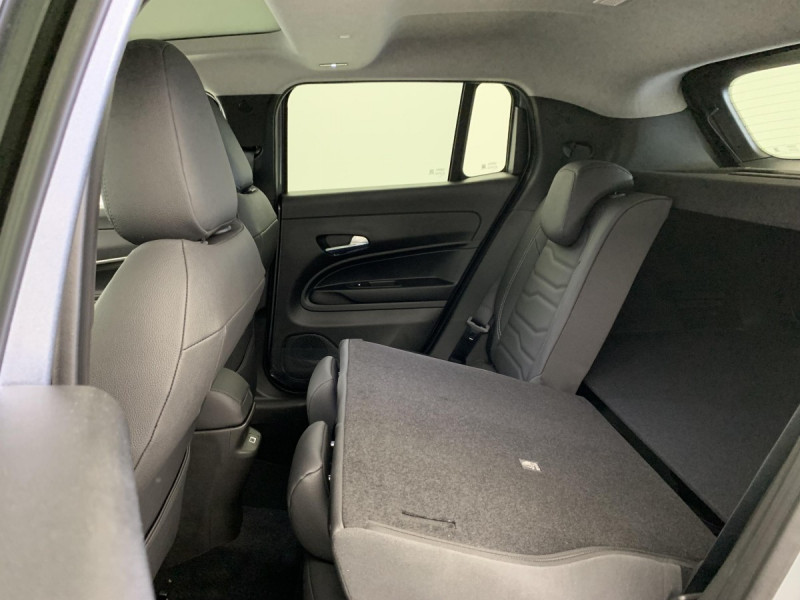 Photo 12 de l'offre de Jeep Avenger 1.2 Turbo T3 110 ch e-Hybrid BVR6 Summit à 27998€ chez Carlyss automobiles Vitré