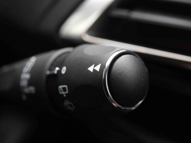 Photo 9 de l'offre de PEUGEOT 3008 Hybrid 145 e-DCS6 Allure à 26706€ chez Carlyss automobiles Vitré