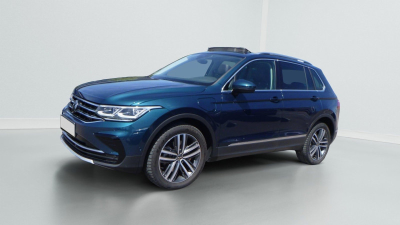 Photo 1 de l'offre de VOLKSWAGEN Tiguan Tiguan 1.4 eHybrid 245ch DSG6 Elegance Exclusive à 31598€ chez Carlyss automobiles Vitré