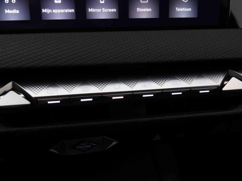 Photo 15 de l'offre de DS DS4 Hybride 136 e-DCT6 Pallas à 30598€ chez Carlyss automobiles Vitré