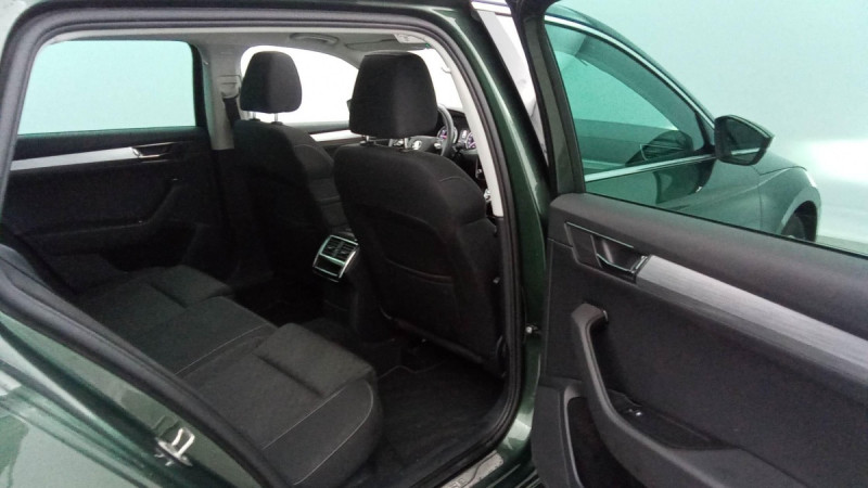 Photo 9 de l'offre de SKODA Superb Combi Superb Combi 1.4 TSI PHEV 218 ch DSG6 Business à 25598€ chez Carlyss automobiles Vitré