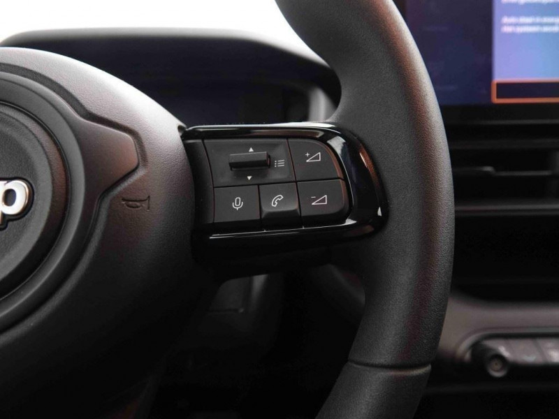 Photo 16 de l'offre de Jeep Avenger 1.2 MHEV 110 DCT6 Longitude à 26522€ chez Carlyss automobiles Vitré