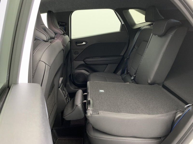 Photo 10 de l'offre de Renault SYMBIOZ E-Tech full hybrid 160 ch Esprit Alpine à 30598€ chez Carlyss automobiles Vitré