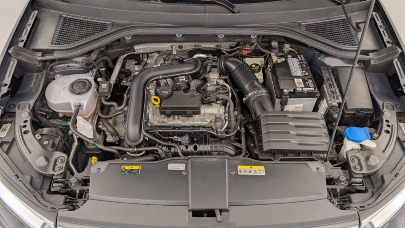 Photo 20 de l'offre de VOLKSWAGEN T-roc 1.0 TSI 110 Start/Stop BVM6 Life à 21460€ chez Carlyss automobiles Vitré