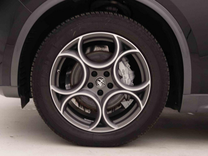 Photo 20 de l'offre de ALFA ROMEO Stelvio 2.0 Turbo AT8 Q4 Ti à 36152€ chez Carlyss automobiles Vitré