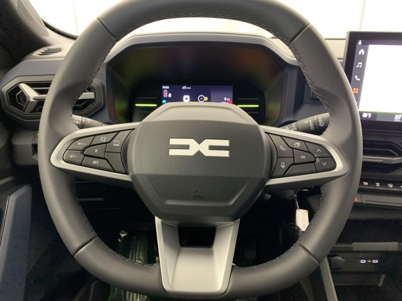 Photo 13 de l'offre de DACIA DUSTER TCe 130 4x4 Expression à 24998€ chez Carlyss automobiles Vitré