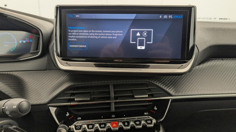 Photo 15 de l'offre de PEUGEOT 2008 Hybrid 145 e-DCS6 Allure à 24918€ chez Carlyss automobiles Vitré