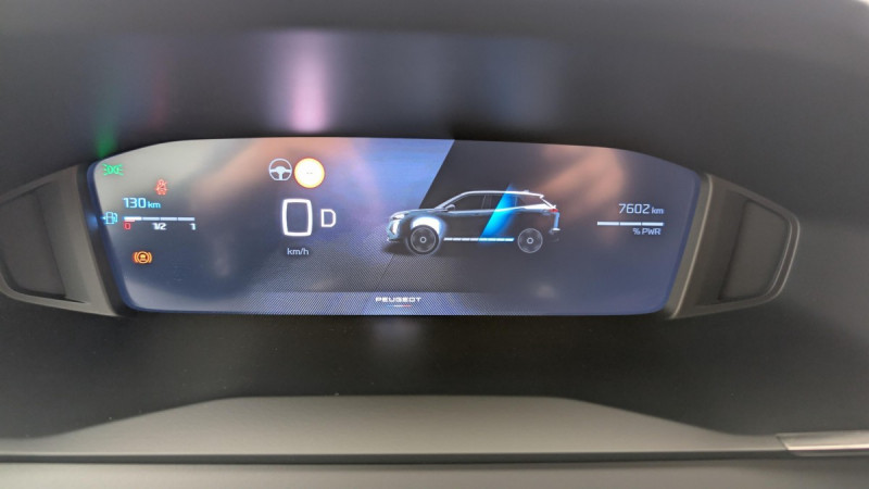 Photo 22 de l'offre de PEUGEOT 2008 Hybrid 136 e-DCS6 Allure à 23628€ chez Carlyss automobiles Vitré