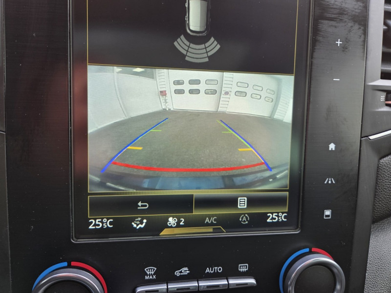 Photo 12 de l'offre de Renault Mégane Berline (4) Intens TCe 140 FAP à 15990€ chez Carlyss automobiles Vitré