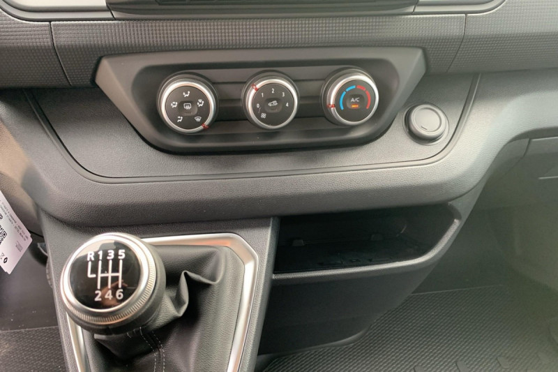 Photo 19 de l'offre de RENAULT TRAFIC FOURGON L2H1 3T BLUE DCI 150 GSR2 ADVANCE à 30837€ chez Carlyss automobiles Vitré