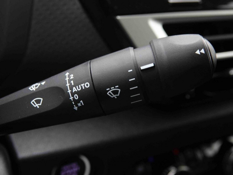 Photo 12 de l'offre de CITROEN C4 Hybrid 145 e-DCS6 MAX New model à 26926€ chez Carlyss automobiles Vitré