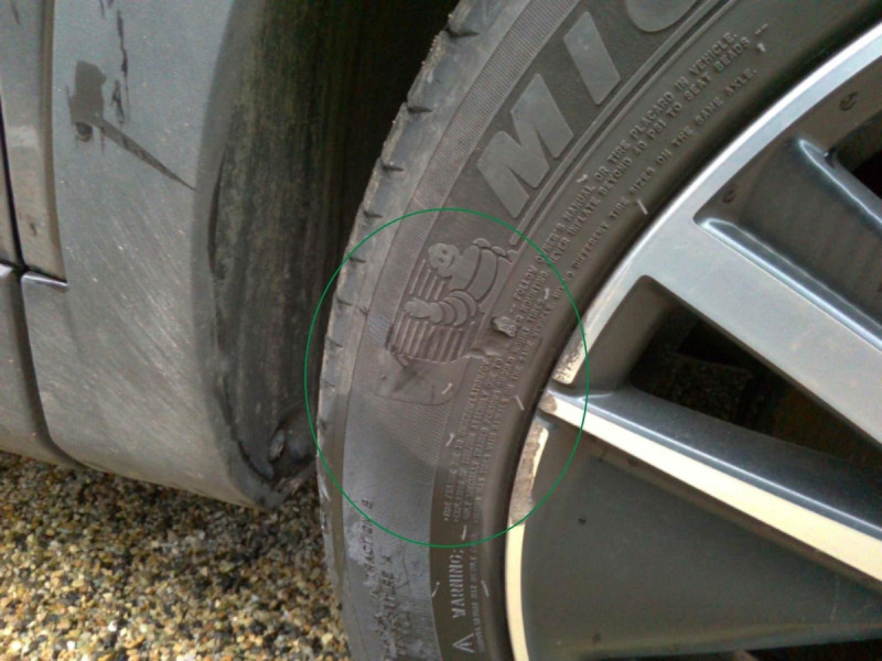 Photo 8 de l'offre de PEUGEOT 3008 Hybrid 225 e-EAT8 GT Pack à 23798€ chez Carlyss automobiles Vitré