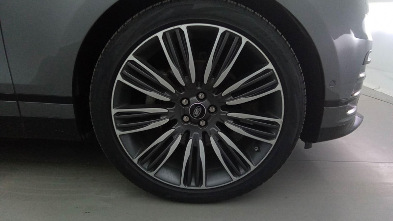 Photo 3 de l'offre de LAND-ROVER Range Rover Velar Range Rover Velar D300 BVA Première Edition à 50298€ chez Carlyss automobiles Vitré