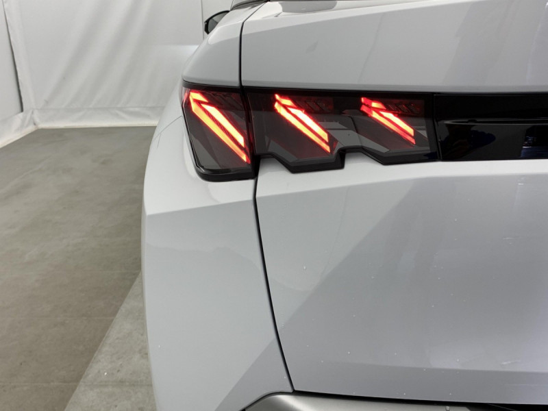 Photo 15 de l'offre de PEUGEOT 3008 Hybrid 145 e-DCS6 GT à 34998€ chez Carlyss automobiles Vitré