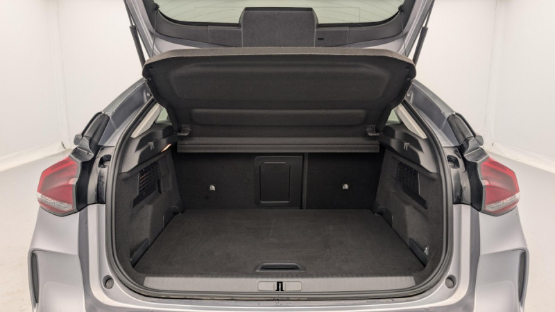 Photo 6 de l'offre de CITROEN C4 PureTech 130 S&S BVM6 Shine à 17846€ chez Carlyss automobiles Vitré