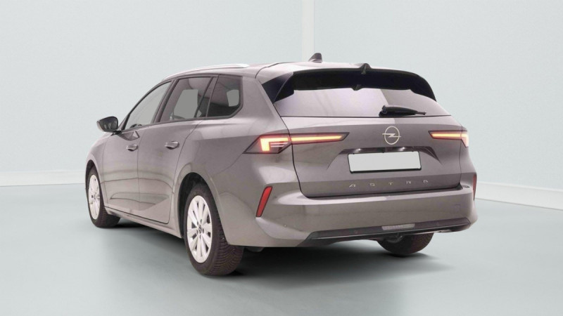 Photo 3 de l'offre de OPEL Astra 1.2 T 130 Automaat SportsTourer Edition à 23734€ chez Carlyss automobiles Vitré