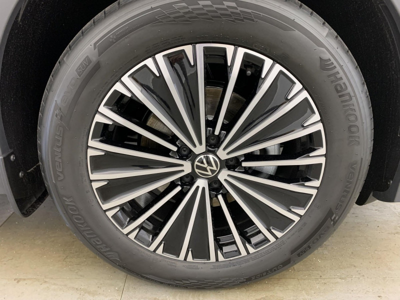 Photo 10 de l'offre de VOLKSWAGEN TIGUAN NOUVEAU 1.5 eTSI 150CV DSG7 LIFE PLUS à 37998€ chez Carlyss automobiles Vitré