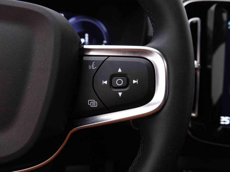 Photo 22 de l'offre de VOLVO XC40 1.5 T4 Recharge 211 PHEV Inscription à 31702€ chez Carlyss automobiles Vitré