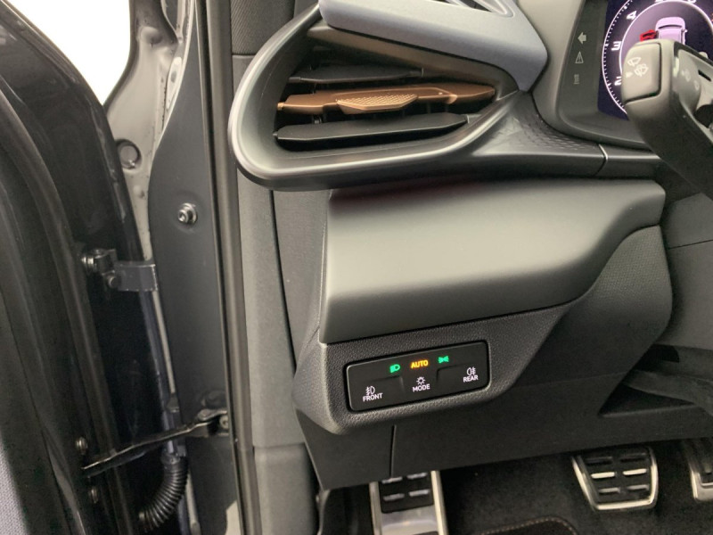 Photo 21 de l'offre de Cupra Terramar 1.5 eHybrid 204 ch DSG6 V à 40998€ chez Carlyss automobiles Vitré