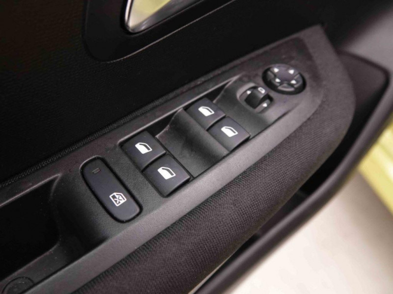 Photo 20 de l'offre de PEUGEOT 208 PureTech 100 S&S BVM6 Active à 16998€ chez Carlyss automobiles Vitré