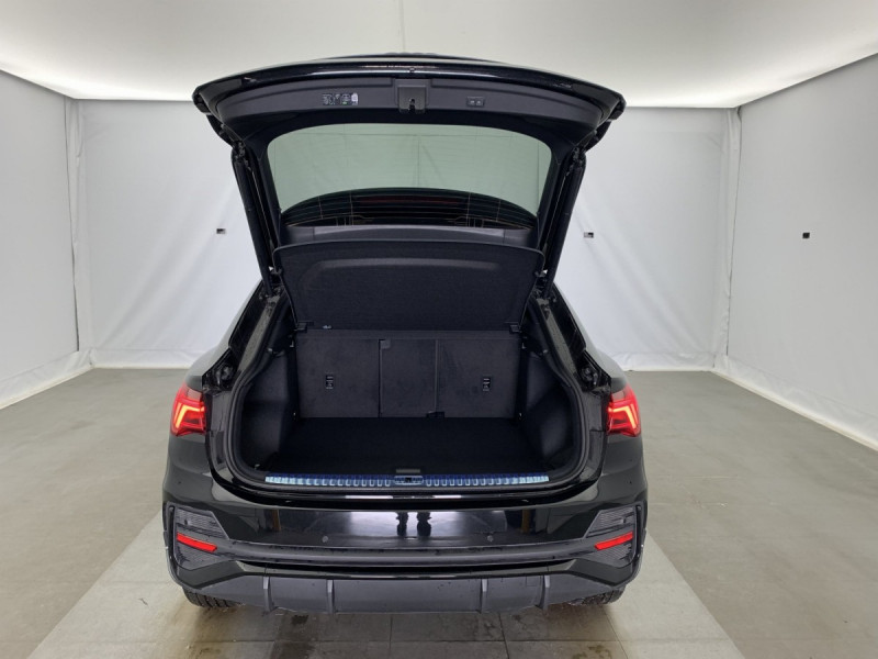 Photo 10 de l'offre de AUDI Q3 Sportback 35 TDI 150 ch S tronic 7 S line à 47498€ chez Carlyss automobiles Vitré