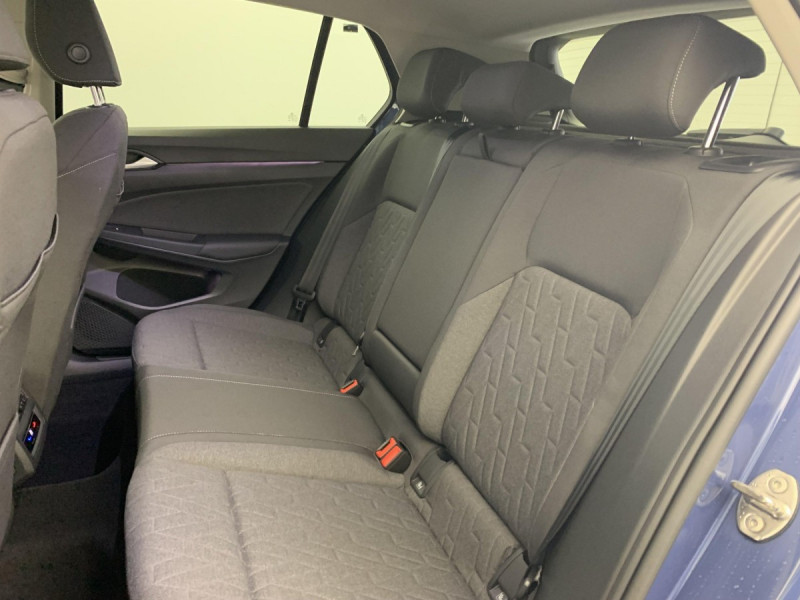 Photo 8 de l'offre de VOLKSWAGEN GOLF 8 1.5 ETSI EVO2 150 DSG7 LIFE PLUS à 32098€ chez Carlyss automobiles Vitré