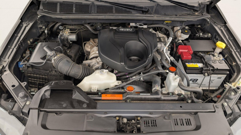 Photo 18 de l'offre de ISUZU D-MAX N60 CREW CAB 1.9 164 CH 4X4 BVA F à 44998€ chez Carlyss automobiles Vitré