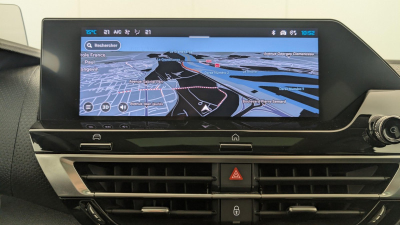 Photo 17 de l'offre de CITROEN C4 PureTech 130 S&S BVM6 Shine à 15514€ chez Carlyss automobiles Vitré