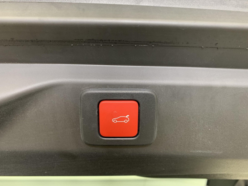 Photo 12 de l'offre de PEUGEOT 3008 Hybrid 145 e-DCS6 GT à 31598€ chez Carlyss automobiles Vitré