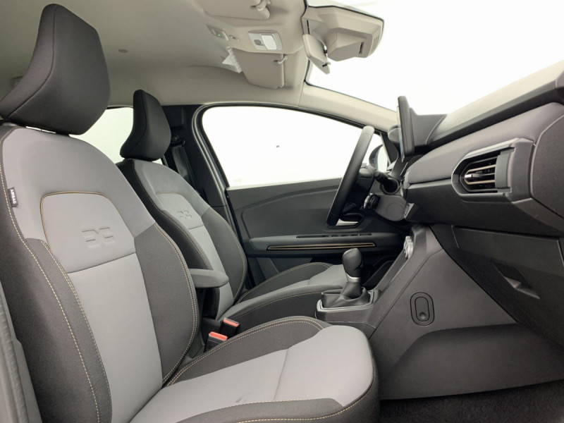 Photo 10 de l'offre de Dacia Jogger Hybrid 140 7 places GSR2 Extreme + à 25998€ chez Carlyss automobiles Vitré