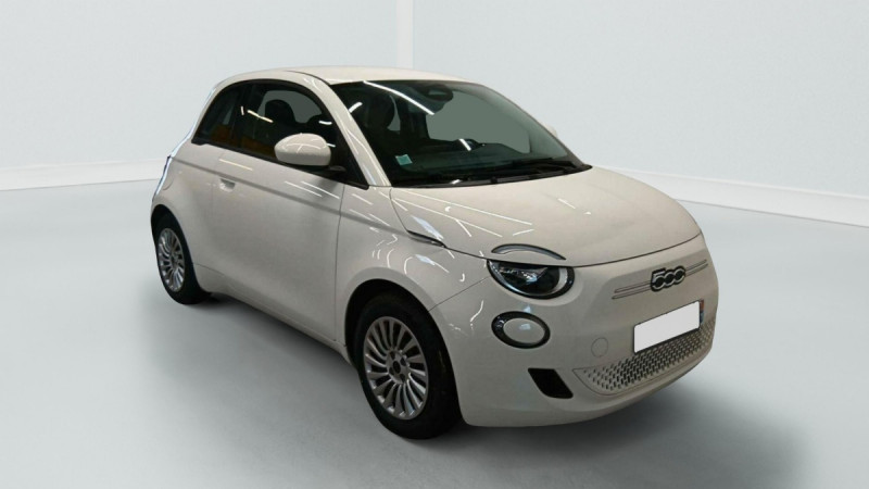 Photo 1 de l'offre de Fiat 500e Berline MY22 Serie 1 STEP 2 500 E 95 CH ACTION à 10998€ chez Carlyss automobiles Vitré