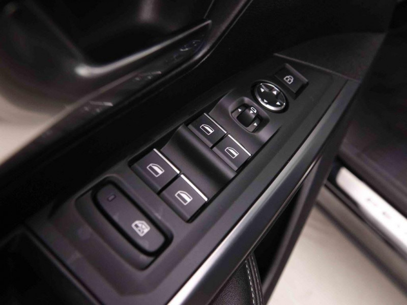 Photo 19 de l'offre de PEUGEOT 3008 1.2 HYBRID 136 E-DSC6 New Model GT à 40965€ chez Carlyss automobiles Vitré