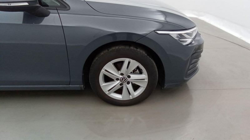 Photo 4 de l'offre de VOLKSWAGEN GOLF Golf 1.0 eTSI OPF 110 DSG7 Life à 26608€ chez Carlyss automobiles Vitré