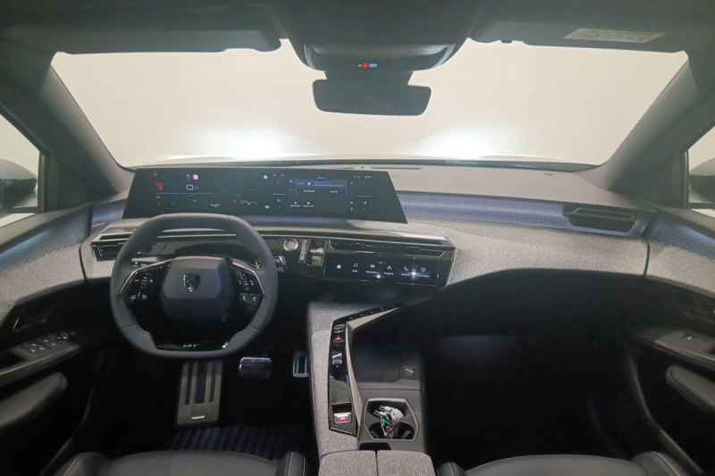Photo 5 de l'offre de PEUGEOT 3008 Hybrid 136 e-DCS6 GT à 33898€ chez Carlyss automobiles Vitré