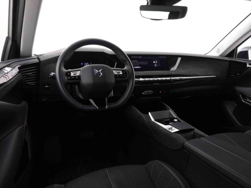 Photo 6 de l'offre de DS DS4 1.2 T 130 EAT8 Performance Line à 26205€ chez Carlyss automobiles Vitré