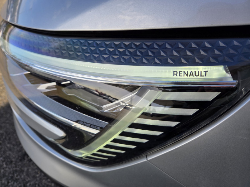 Photo 6 de l'offre de Renault Mégane Berline (4) techno Blue dCi 115 EDC à 17490€ chez Carlyss automobiles Vitré