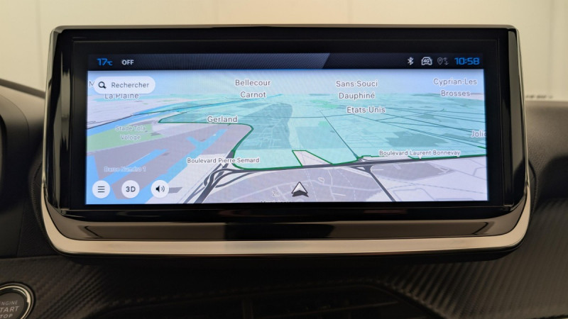 Photo 17 de l'offre de PEUGEOT 2008 Hybrid 136 e-DCS6 Allure à 23628€ chez Carlyss automobiles Vitré