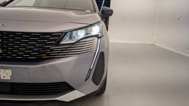 Photo 22 de l'offre de PEUGEOT 5008 PureTech 130ch S&S BVM6 Allure Pack à 25969€ chez Carlyss automobiles Vitré