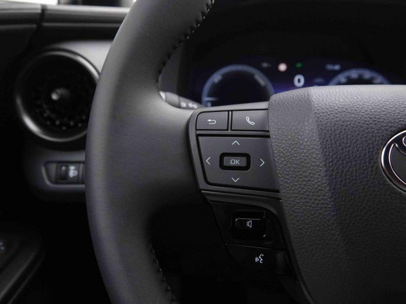 Photo 12 de l'offre de TOYOTA C-HR 1.8 Hybrid 140 CVT Dynamic à 30905€ chez Carlyss automobiles Vitré