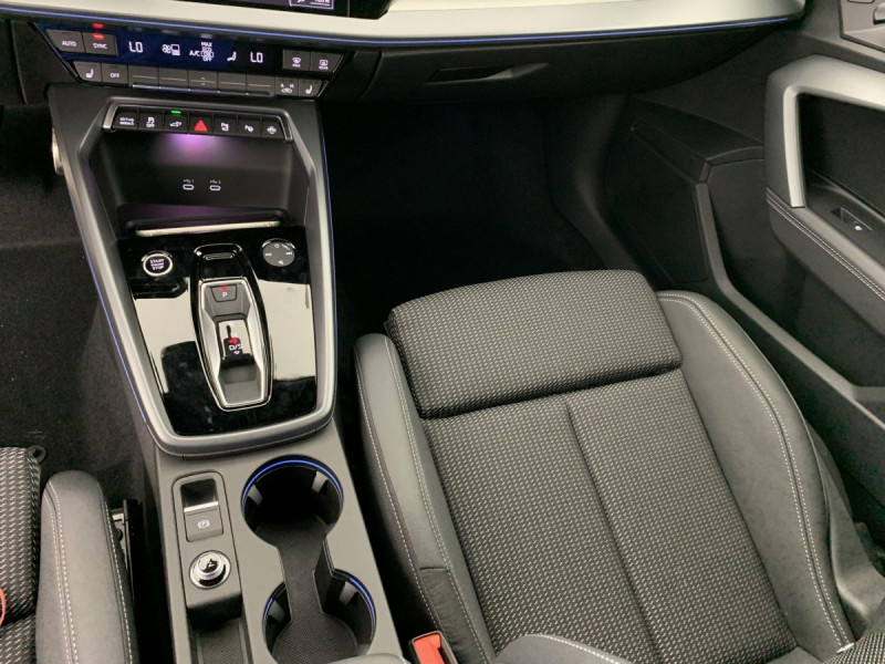 Photo 28 de l'offre de AUDI A3 SPORTBACK NOUVELLE 45 TFSI E HYBRIDE RECHARGEABLE 272 S TRONIC 6 S LINE à 45498€ chez Carlyss automobiles Vitré