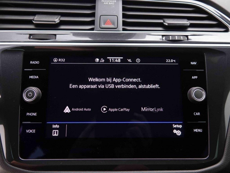 Photo 10 de l'offre de VOLKSWAGEN Tiguan 1.4 eHybrid 245 PHEV R-Line à 48698€ chez Carlyss automobiles Vitré