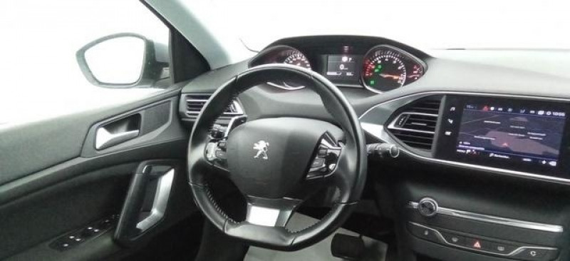 Photo 11 de l'offre de PEUGEOT 308 PureTech 130ch S&S EAT8 Allure à 15598€ chez Carlyss automobiles Vitré